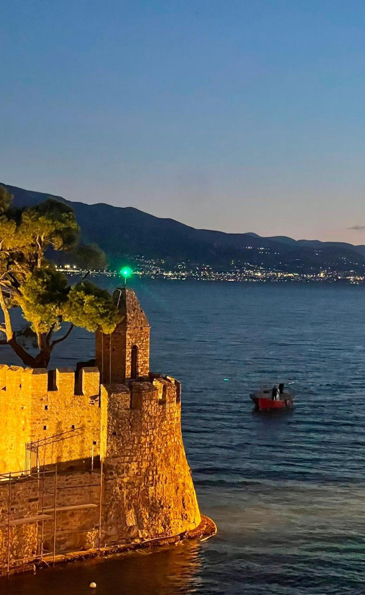 Nostos Luxury Villas With Private Pool In Nafpaktos Exteriör bild